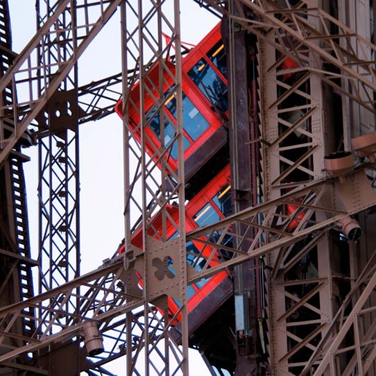 two elevators of the eiffel tower