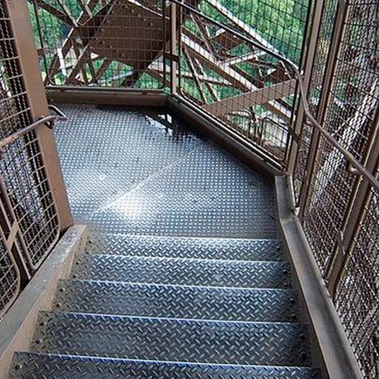 eiffel tower stairs